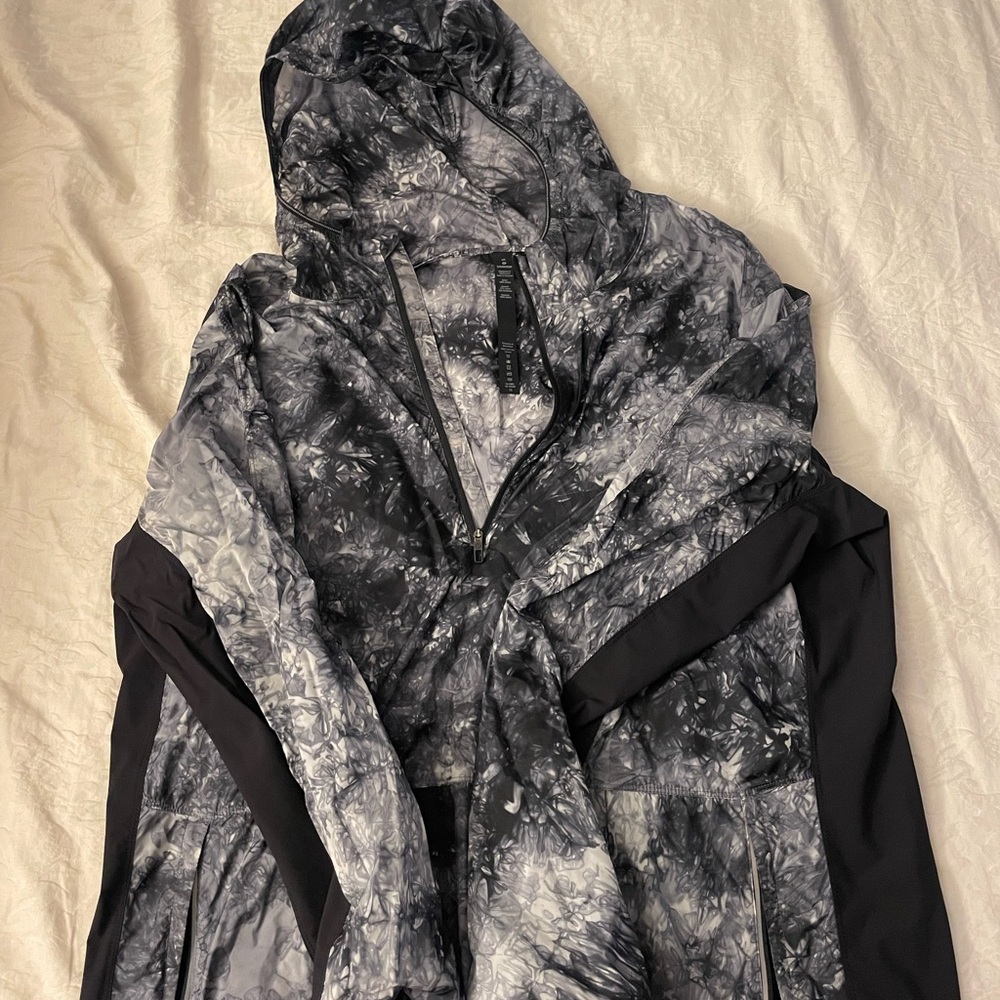 Lululemon Limited Edition Lost in the Hustle Anorak Hooded Wind Breaker